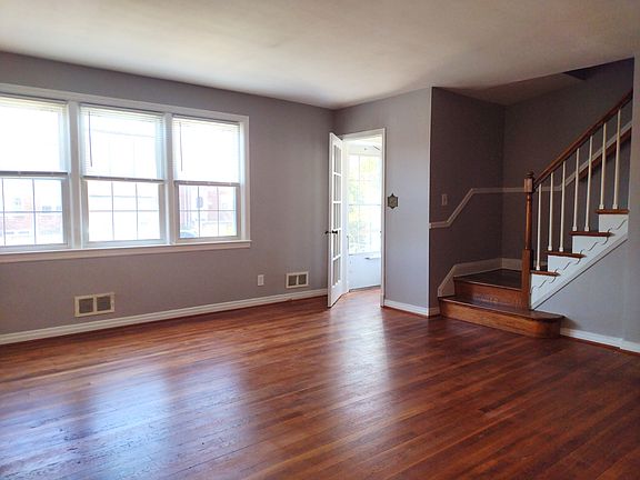 3rd image of 1816 Deveron Rd