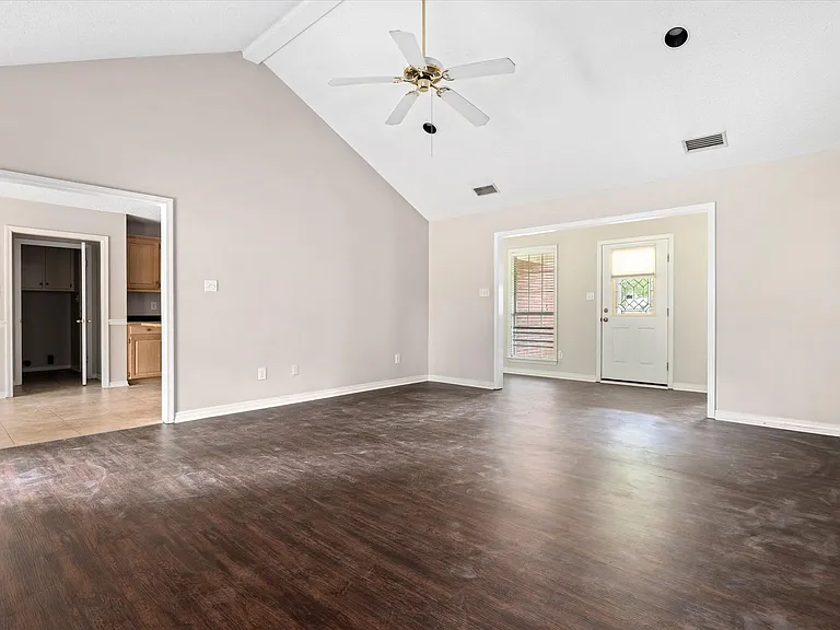 10020 Silverthorne Ct — Photo 2
