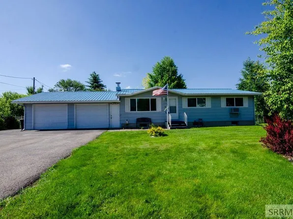 376 E Elm St, Shelley, ID 83274