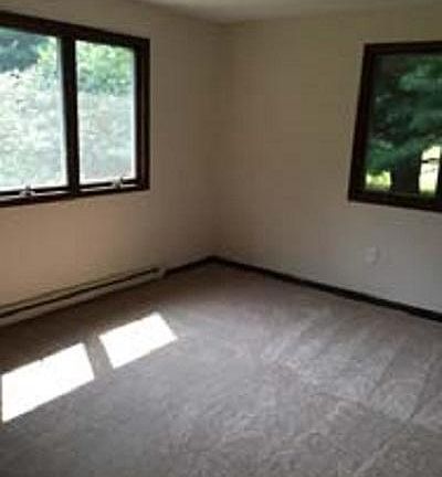 5th image of 28624 Elm St