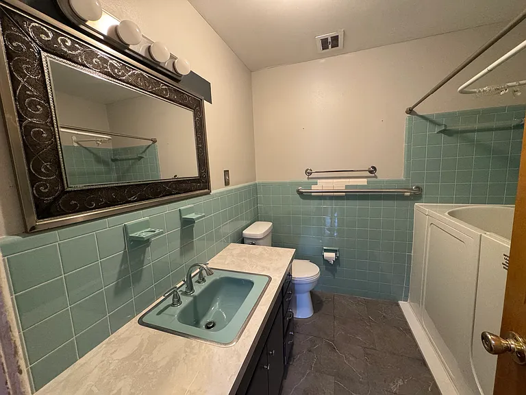 117 Southerland Dr — Photo 19