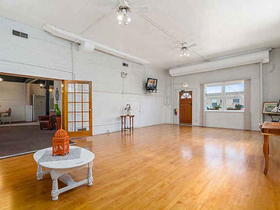 5th image of 1330 Webford Ave