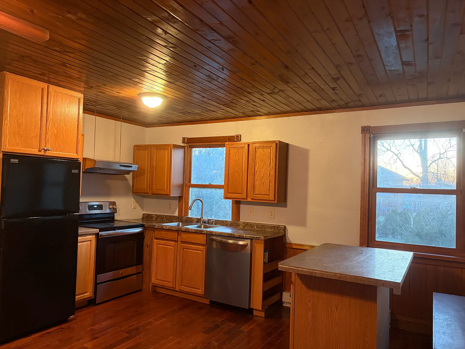 1 bed, $1,100 — Photo 1