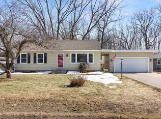 406 Prospect Ave, Pewaukee, WI 53072