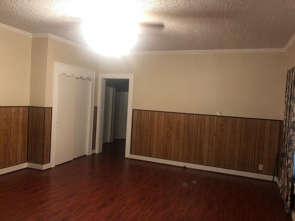 3rd image of 806 S Montreal Ave