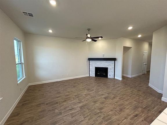 4th image of 2521 NW 196th St
