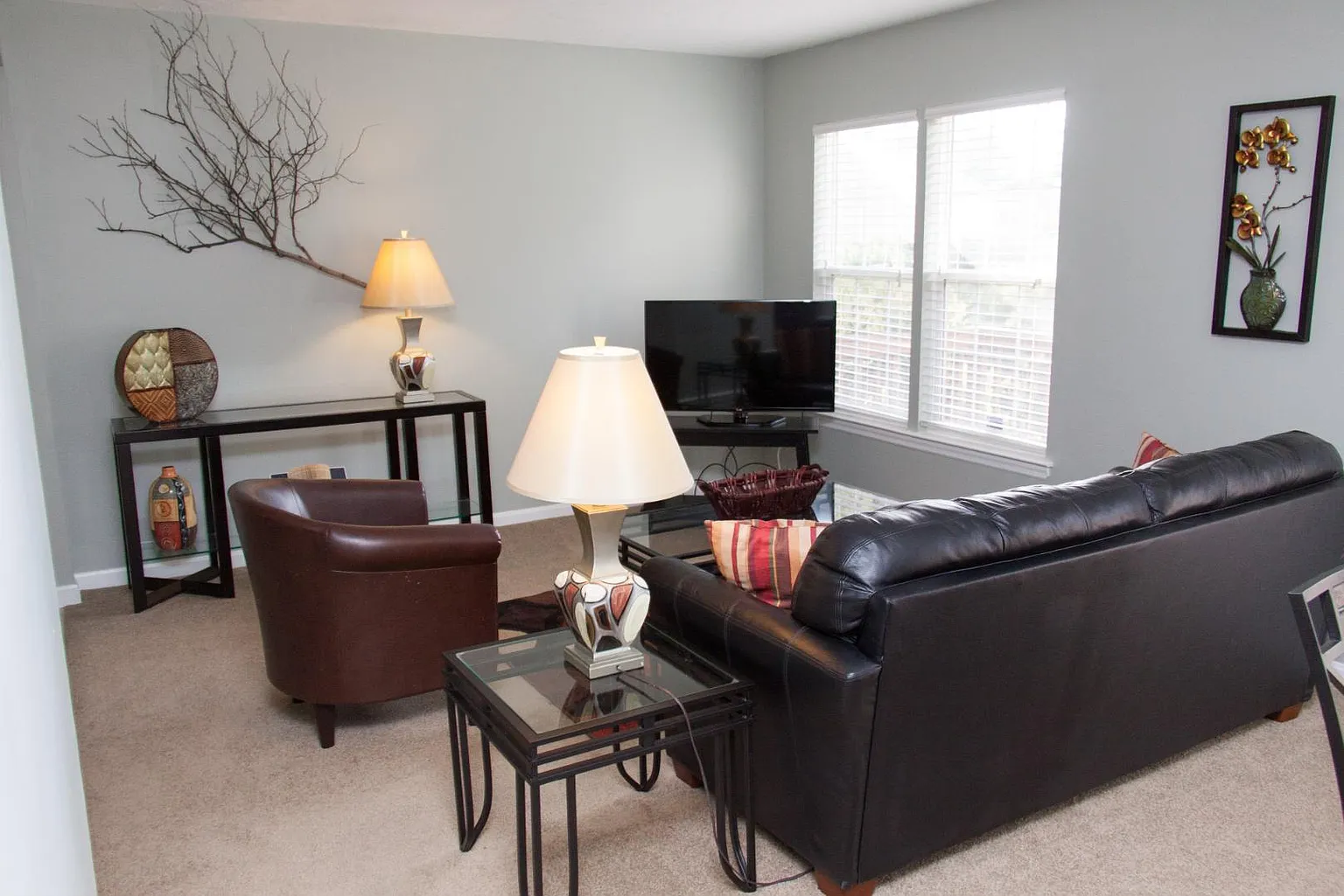 1026 Royal Dr photo 1
