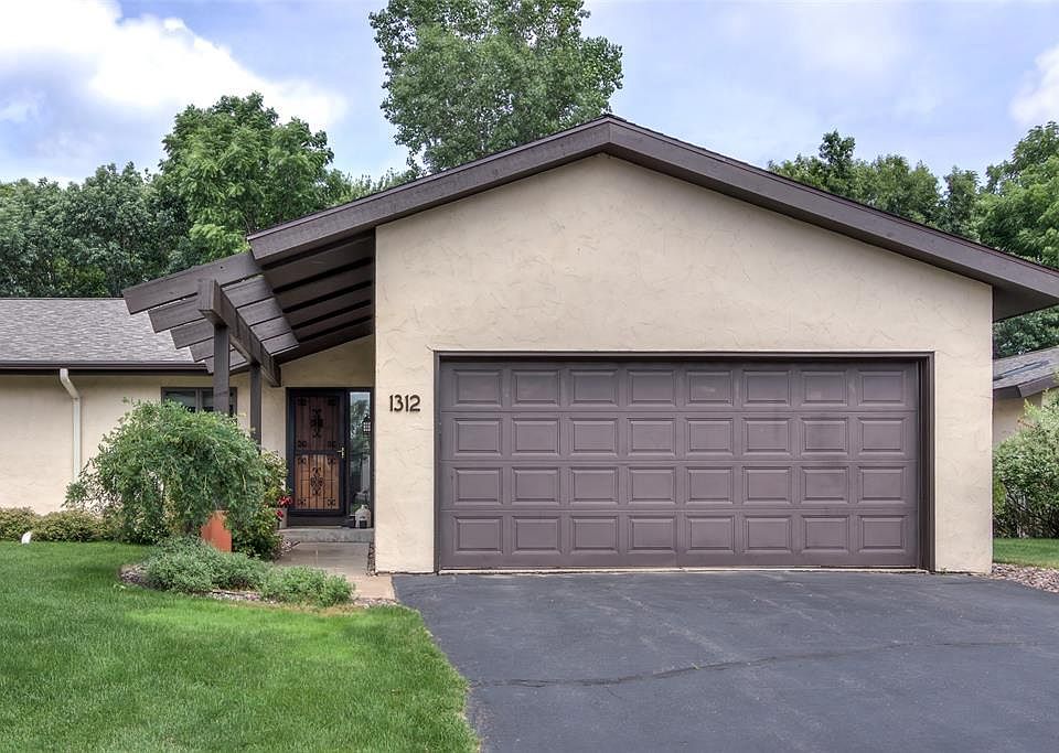 1st image of 1312 Knollwood Trail