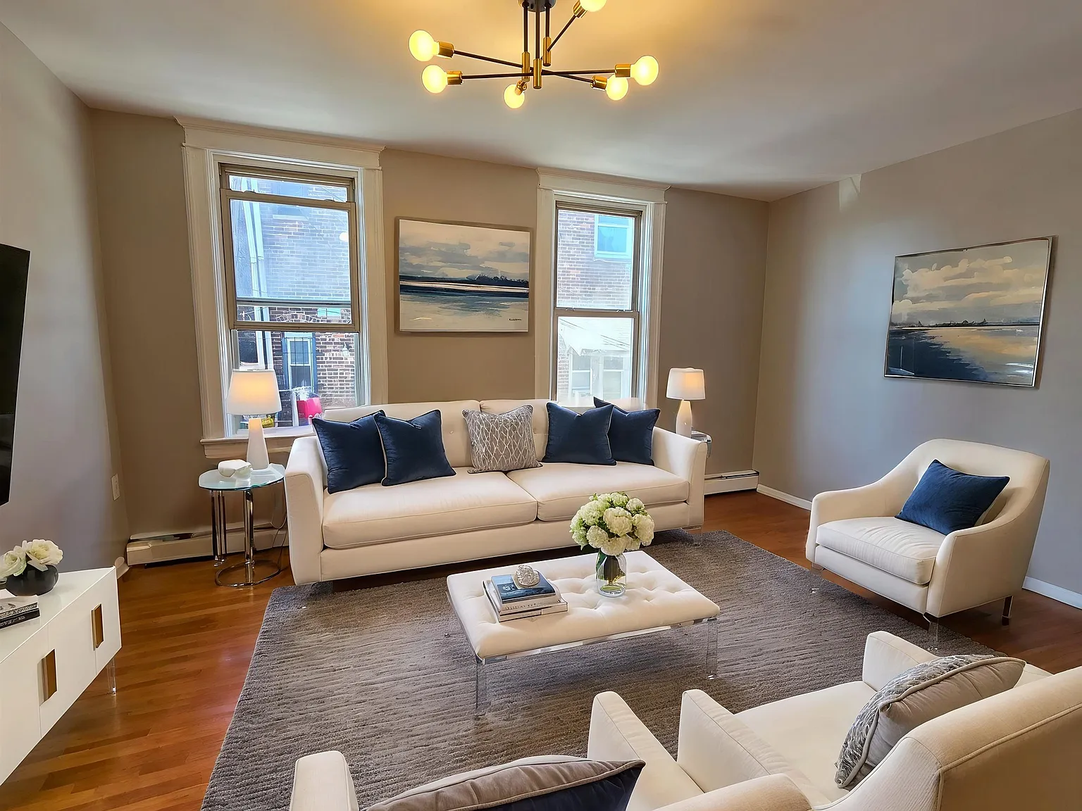 2 bed, 1.0 bath, 750 sqft, $2,300 — Photo 2