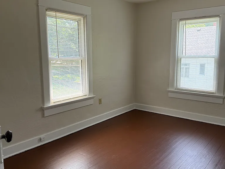 1128 Highland Ave — Photo 10