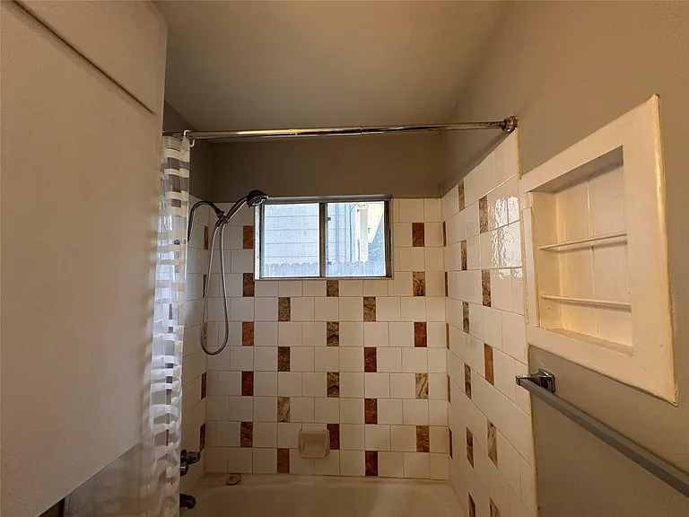 5605 1/2 Jim Hogg Ave #A — Photo 9