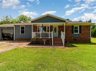 2112 Charlottes Rd, Clinton, SC 29325