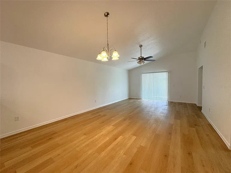 826 Birch Ave — Photo 4