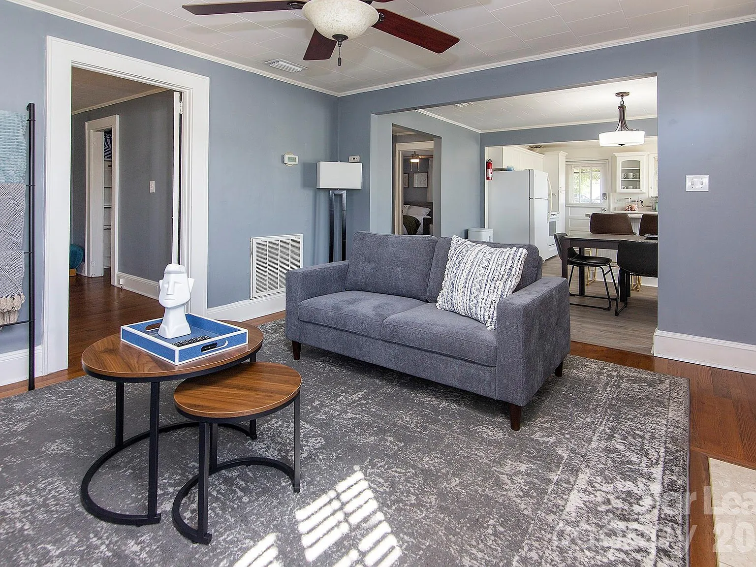 2 bed, 1.5 bath, 900 sqft, $2,200 — Photo 3