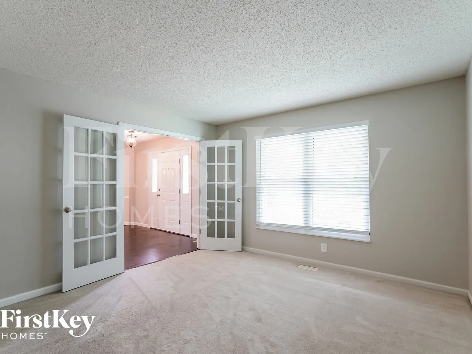4 bed, 2.5 bath, 2539 sqft, $3,330 — Photo 4