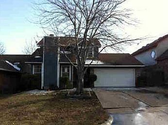 1st image of 820 Foxridge Dr