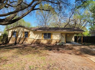 5588 Loch Lomond Rd, Memphis, TN 38116