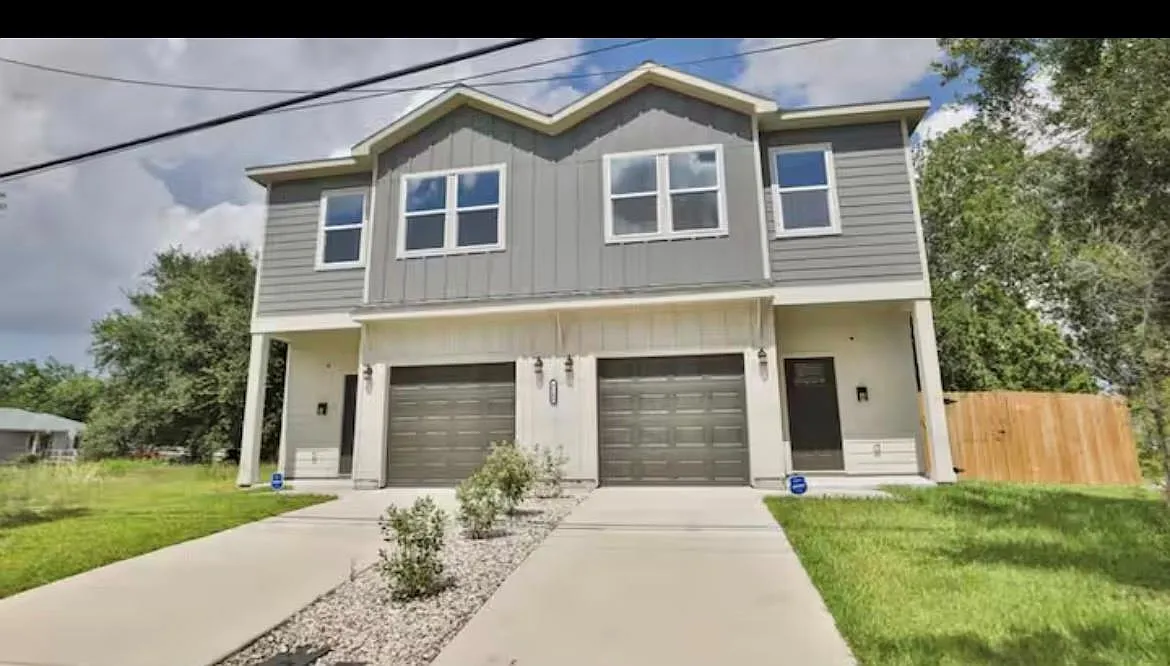 4 bed, 4.5 bath, 1430 sqft, $2,150 — Photo 1