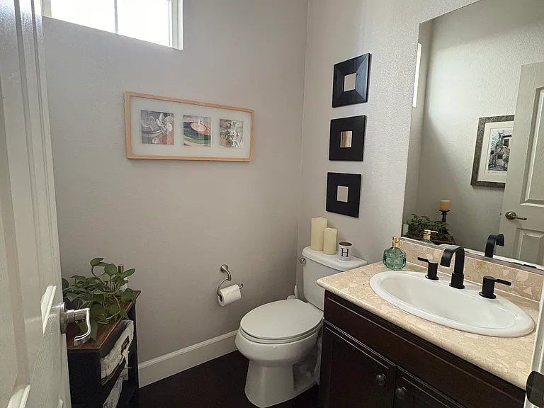 Kobio Dr — Photo 17