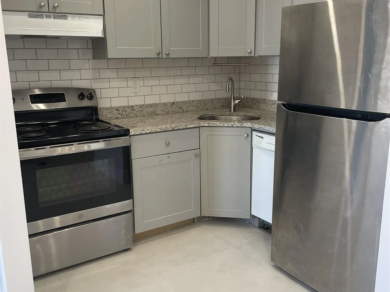 1 bed, 1.0 bath, 620 sqft, $2,300 — Photo 3