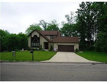 111 Harding Dr photo 1
