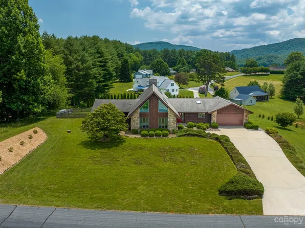 722 Windover Dr, Brevard, NC 28712