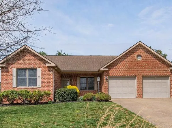 203 Brandylion Dr, Stephens City, VA 22655