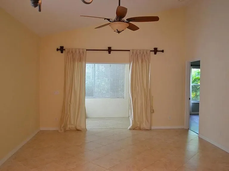 7916 SE Sugar Pines Way — Photo 3