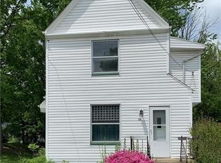 77 Poland Ave, Struthers, OH 44471