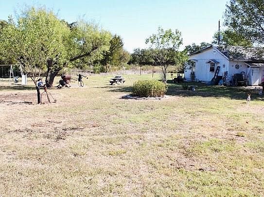 4th image of 1316 County Road 320