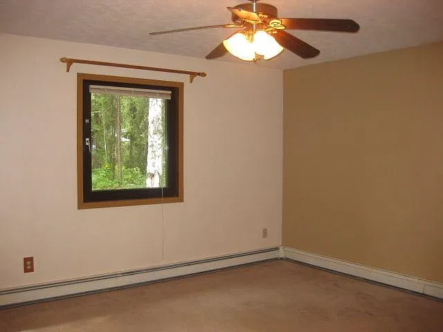 2787 Templeton St — Photo 15