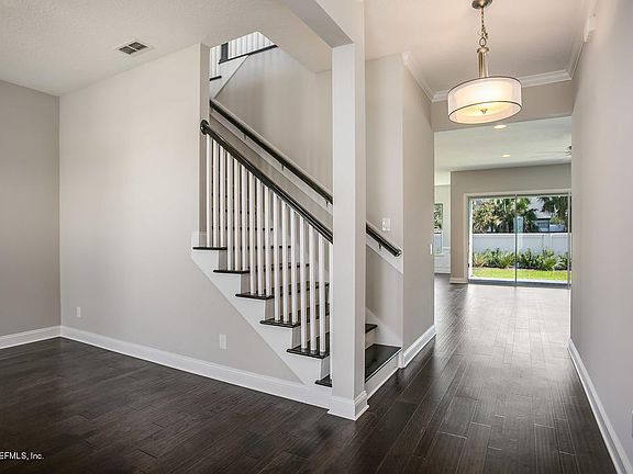 5th image of 326 Marsh Cove Dr