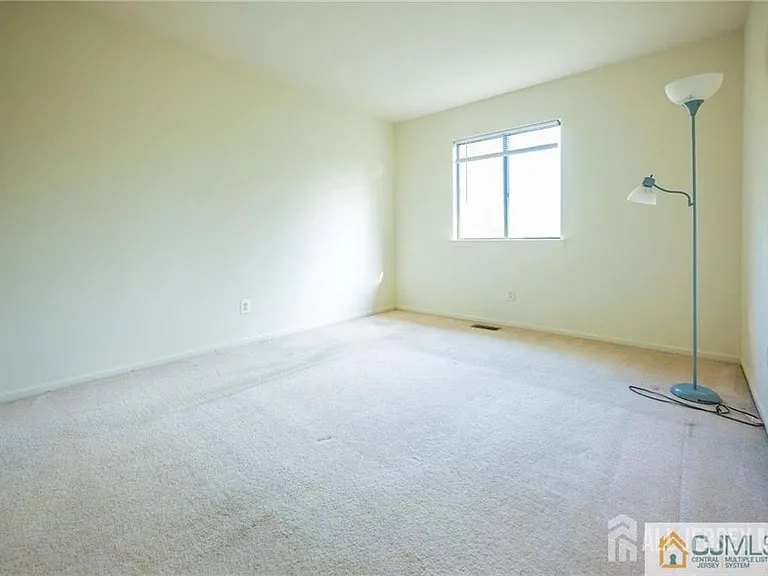 12 Sunflower Ct — Photo 8