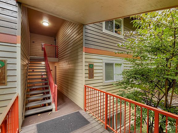 3rd image of 11052 NE 33rd Place #A11
