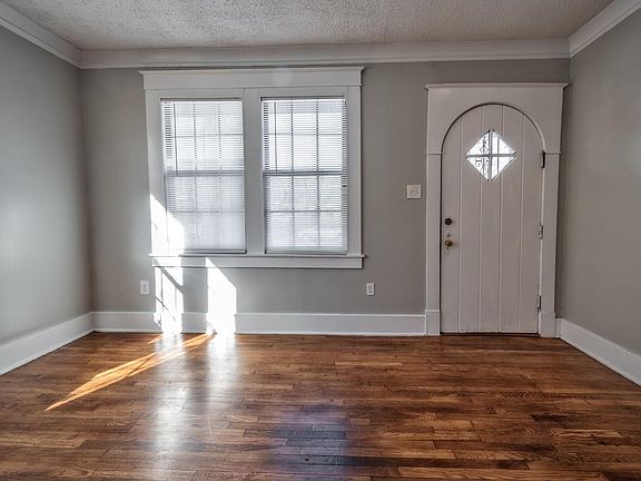 2nd image of 605 E Dempster Ave
