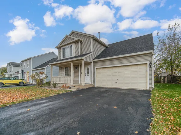 326 E Quaker Hollow Ln, Round Lake Beach, IL 60073