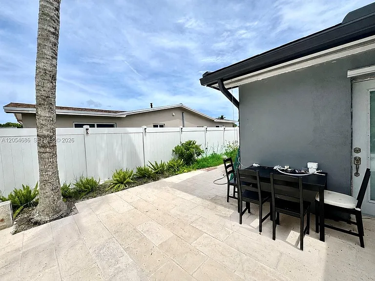 8641 NW 19th St — Photo 24