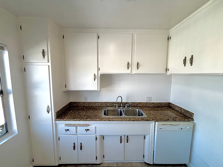 Arcadian Apartments — Photo 10