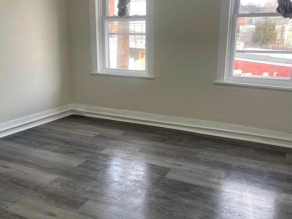 3rd image of 208 Maple St