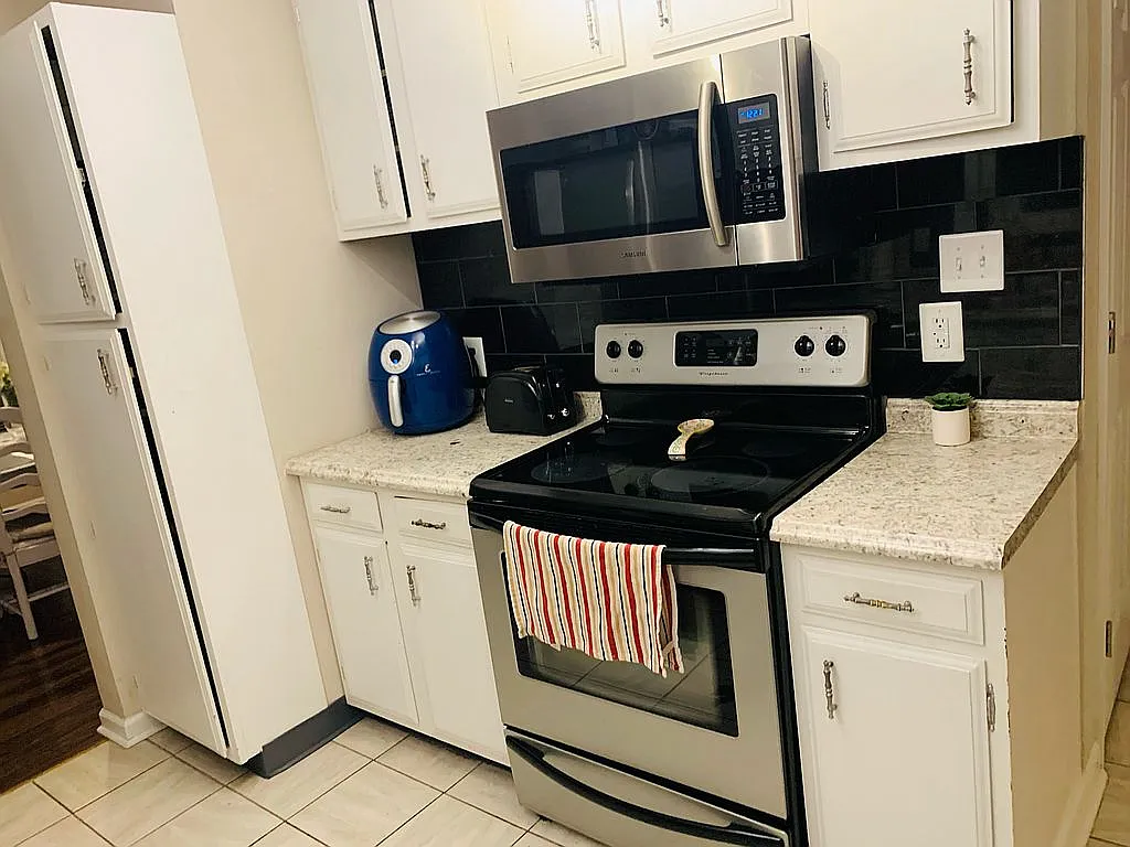 6909 Evanston Ave photo 1