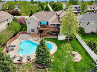 6233 Blackstone Rd, Lincoln, NE 68526