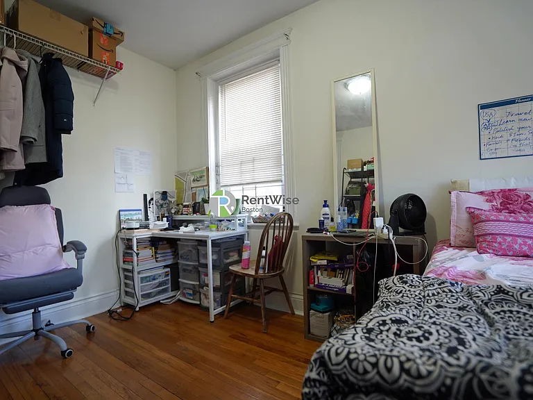 6 Camelot Ct #6 — Photo 2