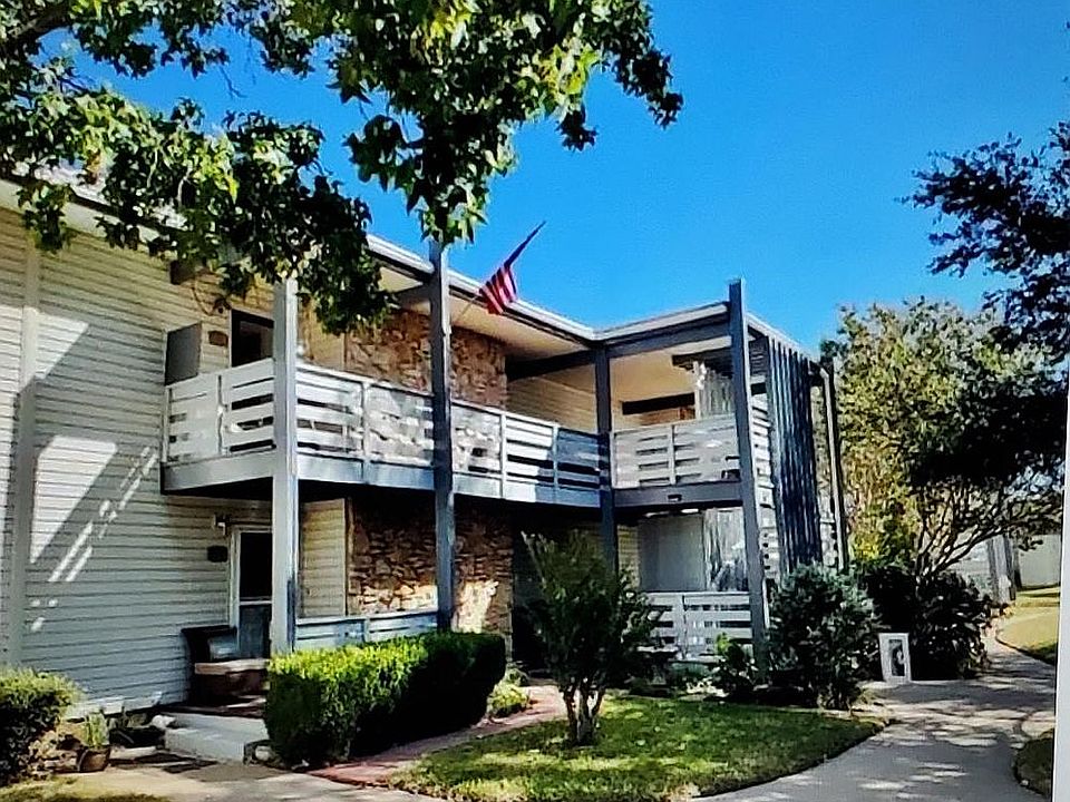 1st image of 112 Harbor Dr Unit 214