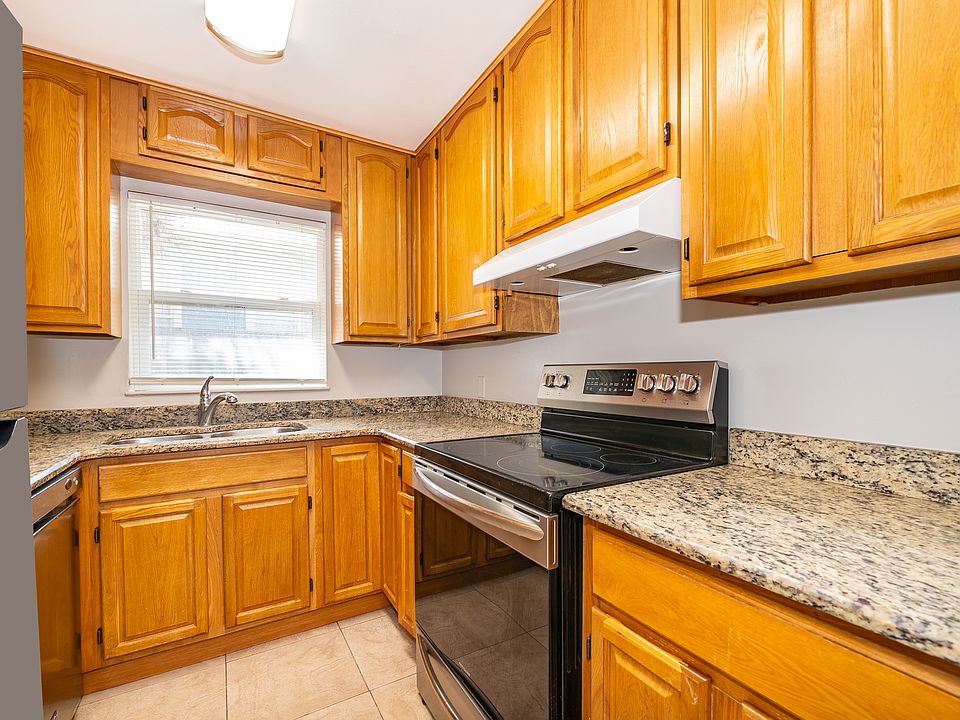 1st image of 700 Magnolia Ave