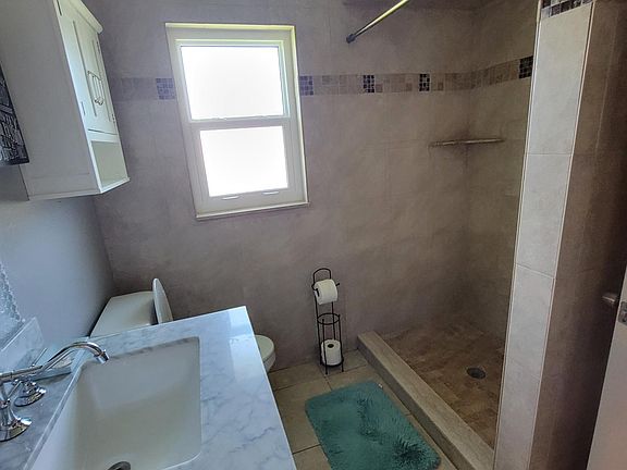5th image of 10140 Main Dr