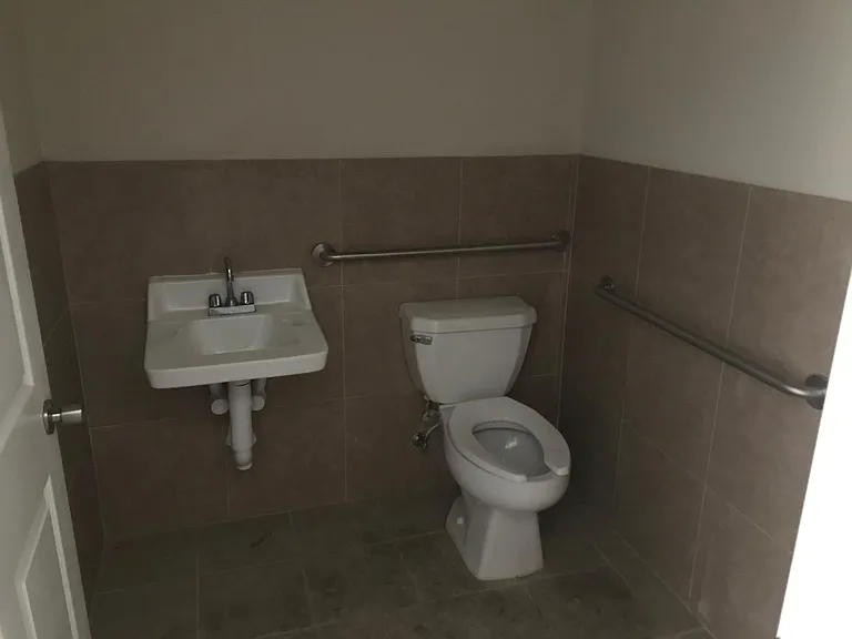 4820 Mims Ave — Photo 2
