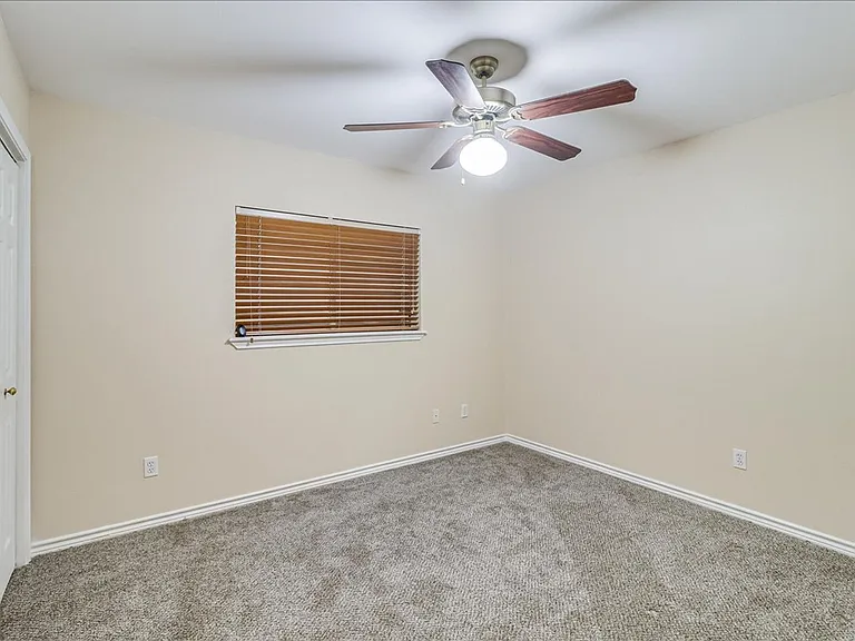 6330 Penny Ln — Photo 33