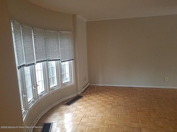 2nd image of 534 Washington Blvd APT 3