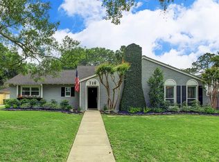 710 Walnut Bend Ln, Houston, TX 77042