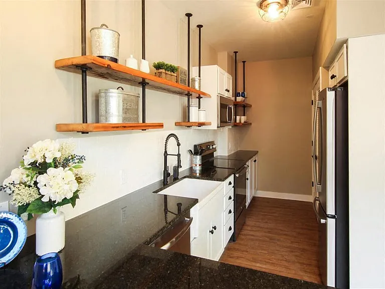 BenMar Apartments — Photo 6